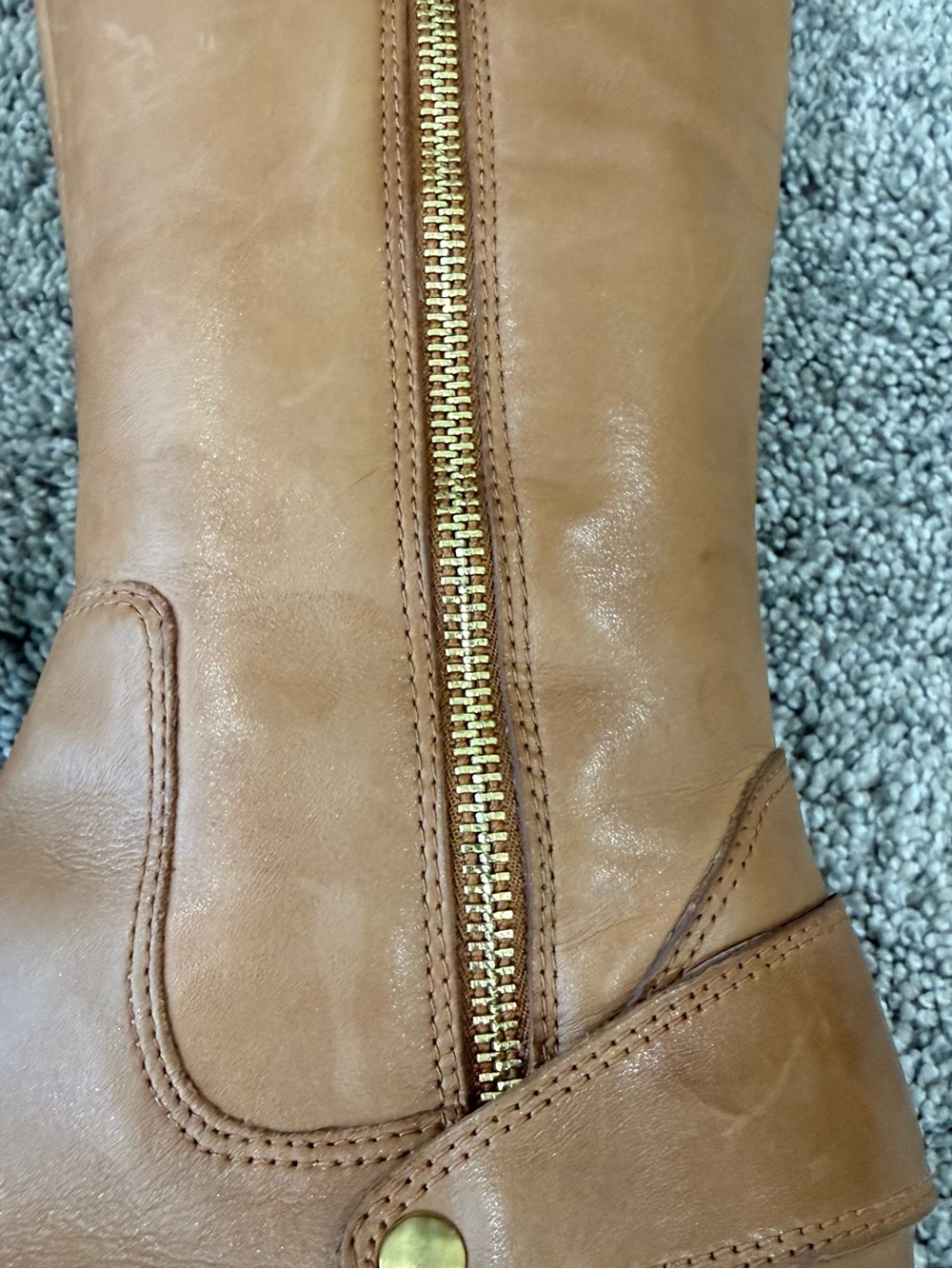 Clarks Tan Brown Genuine Leather Tall Side Gold Zip Flat Boots Women’s US 6.5 - Picture 5 of 14